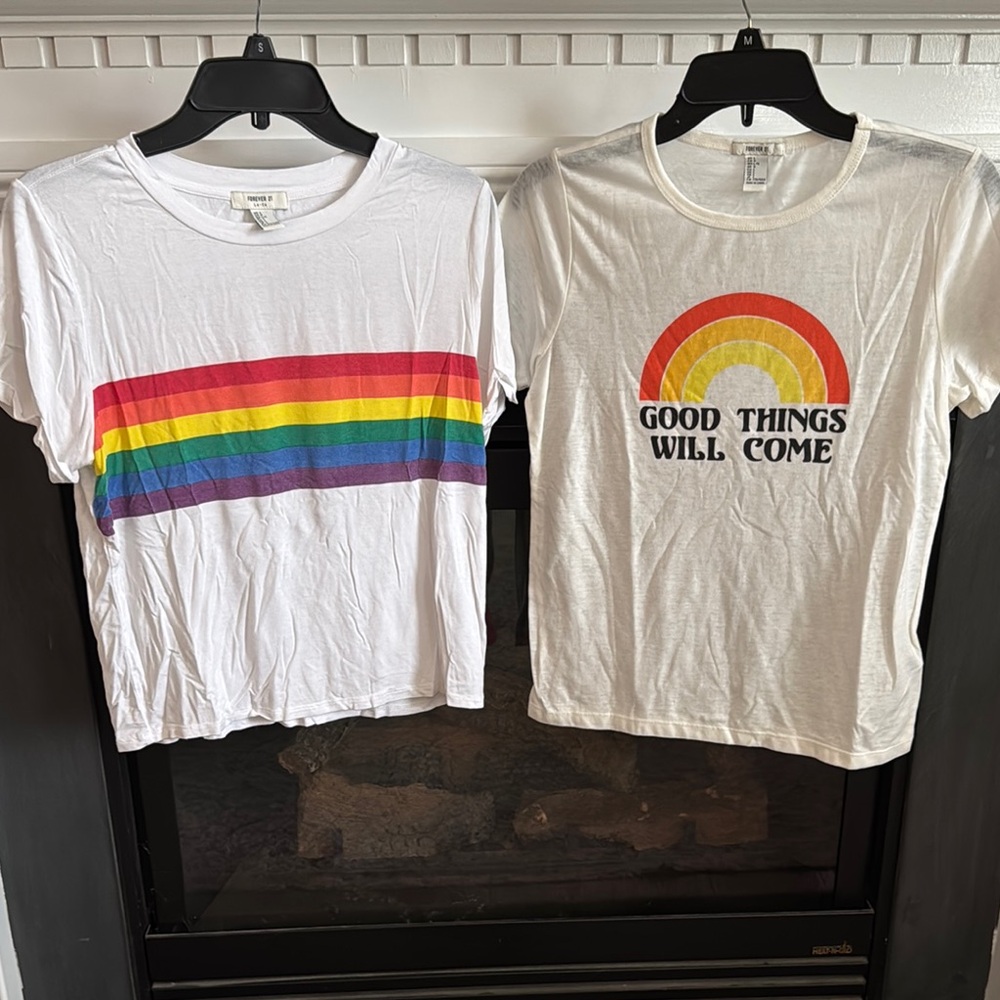 Forever 21 White and Red Short Sleeve Tees